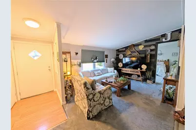 204 Peach Ct, Economy, PA 15143 - Photo 6