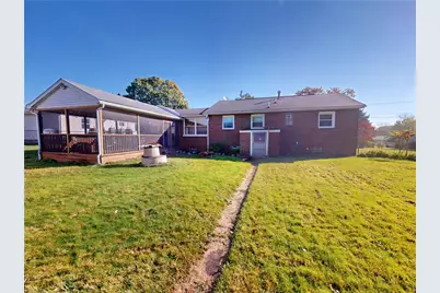 318 Beechwood Ave, Farrell, PA 16121 - Photo 2