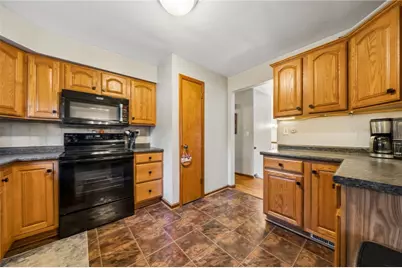 122 Manchester, Hempfield Township, PA 15642 - Photo 6
