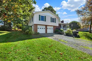 617 Woodburn Ln, Hempfield Township, PA 15601 - Photo 2