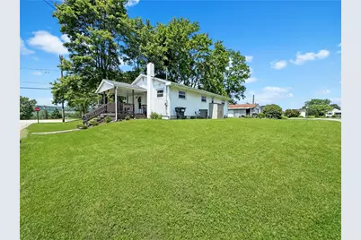 659 6th St, Taylor Township, PA 16160 - Photo 2