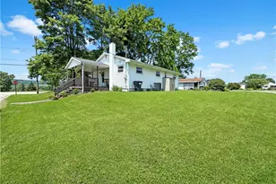 659 6th St, Taylor Township, PA 16160 - Photo 2