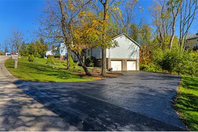 908 Essex Dr, Hempfield Township, PA 15601 - Photo 38
