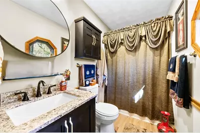 908 Essex Dr, Hempfield Township, PA 15601 - Photo 6