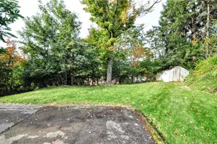 1011 Santa Monica Dr, Port Vue, PA 15133 - Photo 20