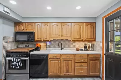 1028 Ardmore Manor Dr, Pittsburgh, PA 15221 - Photo 4