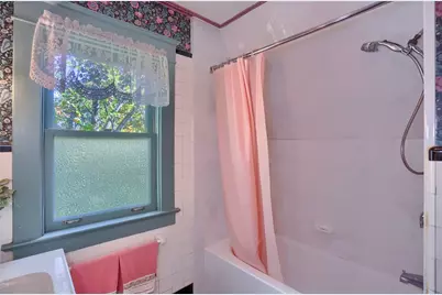 1111 Connoquenessing Ter, Ellwood City, PA 16117 - Photo 34