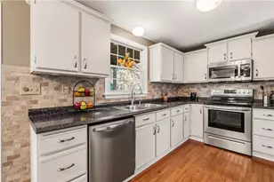 101 Halsey Ct, Pittsburgh, PA 15228 - Photo 10