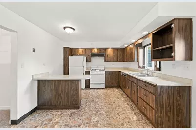 421 Erie Ave, Glassport, PA 15045 - Photo 12