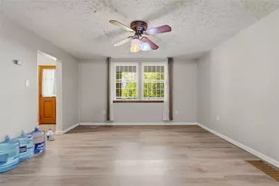 141 Davis Ave, McKees Rocks, PA 15136 - Photo 12