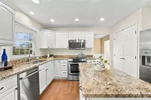 1747 Scarlett Dr, Pittsburgh, PA 15241 - Photo 8