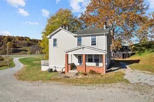 797 Carlton Dr, Bentleyville, PA 15314 - Photo 1