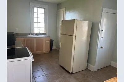 232 E Apple St, Connellsville, PA 15425 - Photo 6