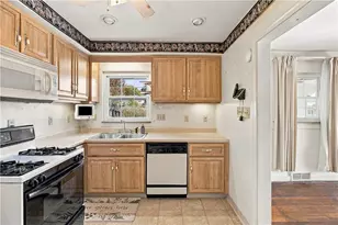 223 Lexington Dr, Elizabeth Twp/Boro, PA 15135 - Photo 10