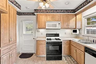 223 Lexington Dr, Elizabeth Twp/Boro, PA 15135 - Photo 8