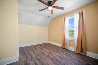 716 Saint Clair Ave, Jeannette, PA 15644 - Photo 24