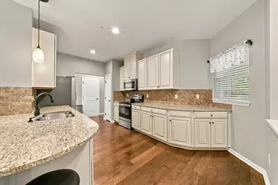 2000 Connecticut Ln, Pittsburgh, PA 15143 - Photo 2