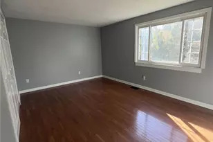1048 Barnsley Dr, South Park, PA 15129 - Photo 10