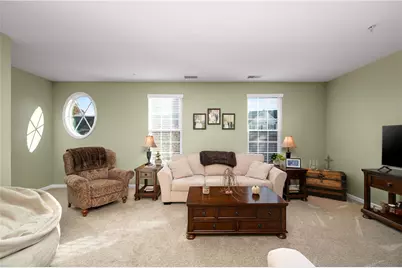 210 Broadstone Dr, Adams Township, PA 16046 - Photo 6