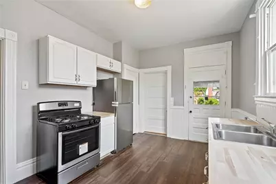 812 Ernie St, Elliott, PA 15220 - Photo 10