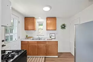1042 Lindberg Ave, Pittsburgh, PA 15120 - Photo 12