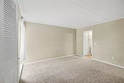 2301 Charlemagne Cir, Ross Twp, PA 15237 - Photo 10