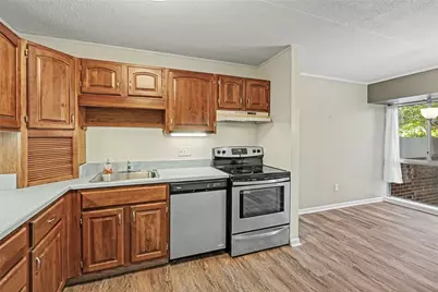 2301 Charlemagne Cir, Ross Twp, PA 15237 - Photo 6