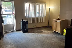 143 Warden St, Pittsburgh, PA 15220 - Photo 2