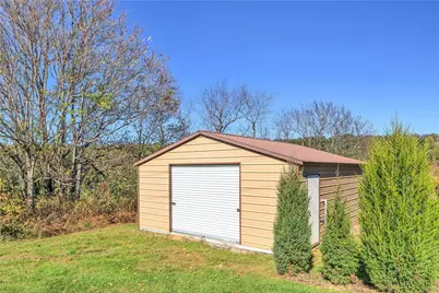 418 4th St, West Leechburg, PA 15656 - Photo 24