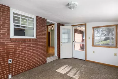 1752 Morris St, South Strabane, PA 15301 - Photo 8