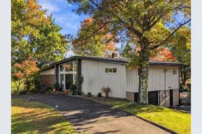 202 Horseshoe Dr, Adams Township, PA 16046 - Photo 1