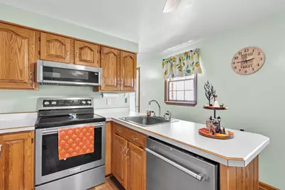 218 E Tacoma Ave, Latrobe, PA 15650 - Photo 6