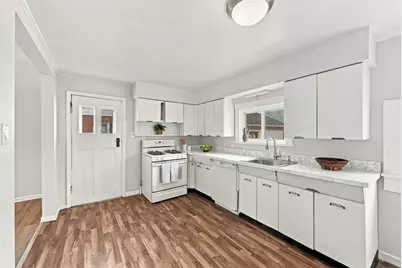 304 S High St, Zelienople, PA 16063 - Photo 22