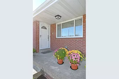 350 Jenny Lynn Drive, Moon/Crescent Twp, PA 15108 - Photo 2