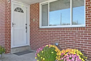 350 Jenny Lynn Dr, Moon/Crescent Twp, PA 15108 - Photo 2