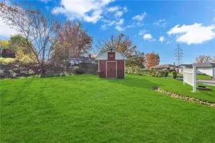 1774 Woodside Dr, Economy, PA 15003 - Photo 4