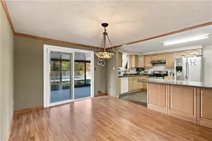 207 Manor Ct, Bethel Park, PA 15241 - Photo 12
