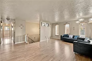 207 Manor Ct, Bethel Park, PA 15241 - Photo 8