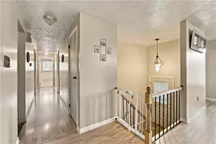 207 Manor Ct, Bethel Park, PA 15241 - Photo 6