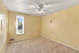 207 Manor Ct, Bethel Park, PA 15241 - Photo 30