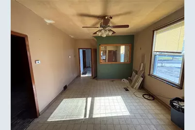 506 Hancock Ave, Vandergrift, PA 15690 - Photo 12