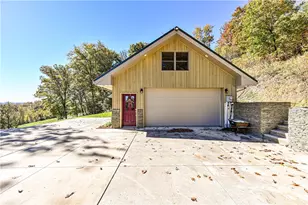 365 Rocky Mountain Rd, Hempfield Township, PA 15601 - Photo 6
