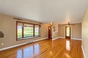 1143 Greentree Rd, Green Tree, PA 15220 - Photo 2