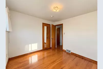 1143 Greentree Rd, Green Tree, PA 15220 - Photo 14