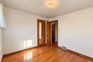 1143 Greentree Rd, Green Tree, PA 15220 - Photo 14