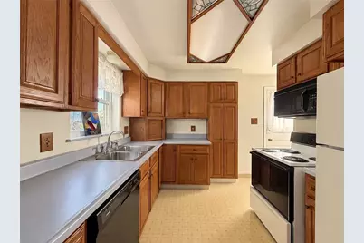 1143 Greentree Rd, Green Tree, PA 15220 - Photo 6