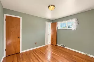 1143 Greentree Rd, Green Tree, PA 15220 - Photo 8
