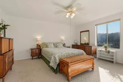 2160 Greentree Road #611W, Scott Township, PA 15220 - Photo 10
