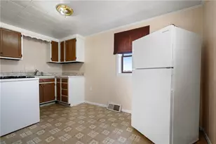 302 Lowell St, Vandergrift, PA 15690 - Photo 10