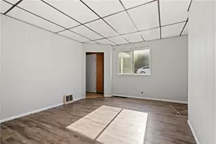 302 Lowell St, Vandergrift, PA 15690 - Photo 4